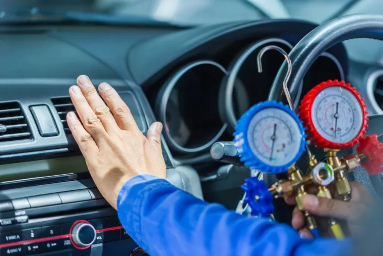 Entretien et recharge de climatisation de voiture avant départ en vacances d'été, Perrier, GARAGE DES ROCHE