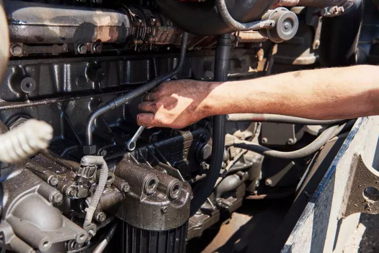 Rendez-vous garagiste pour réparation de moteur diesel de voiture en panne, Perrier, GARAGE DES ROCHE
